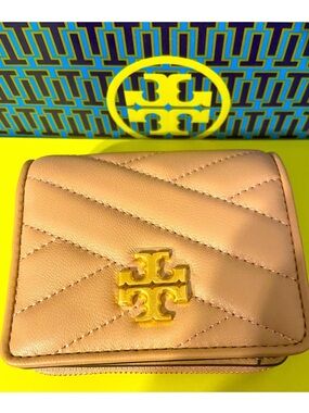 Tory Burch pink wallet new